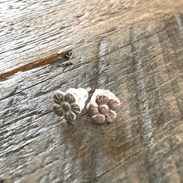 Dainty Flower Pierced Stud Earring (Single) Gold Filled 1/20 or 925 Sterling Silver