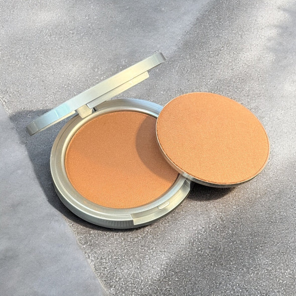 BB - Sun Soaked Illuminating Bronzing Powder - Skincare Infused 💧